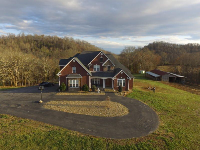 130 Wolfe Rd, Sweetwater, TN 37874