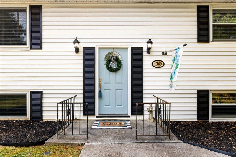 1300 Andes Rd, Knoxville, TN 37931