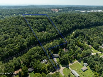 1300 Irwin Dr, Powell, TN 37849