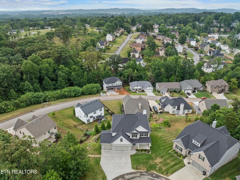 1300 Sloping Hill Ln, Knoxville, TN 37931