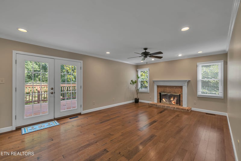 1301 Shadybrook Cove Ln, Knoxville, TN 37922