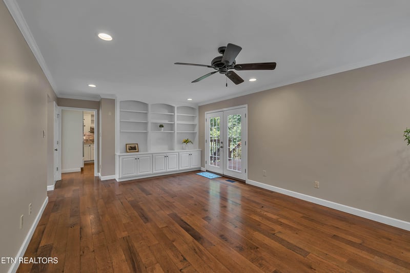 1301 Shadybrook Cove Ln, Knoxville, TN 37922