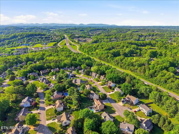 1301 Shadybrook Cove Ln, Knoxville, TN 37922
