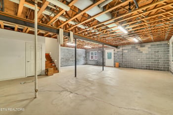 1302 Dunbarton Dr, Maryville, TN 37803