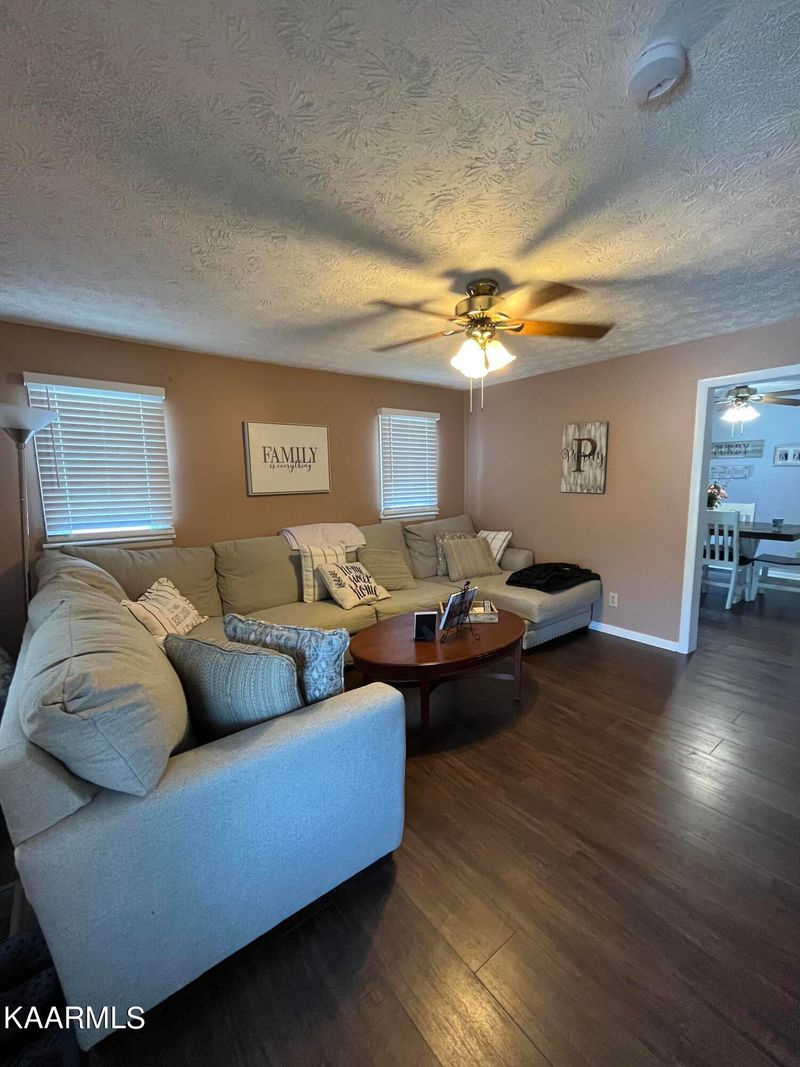 1302 Grove St, Loudon, TN 37774