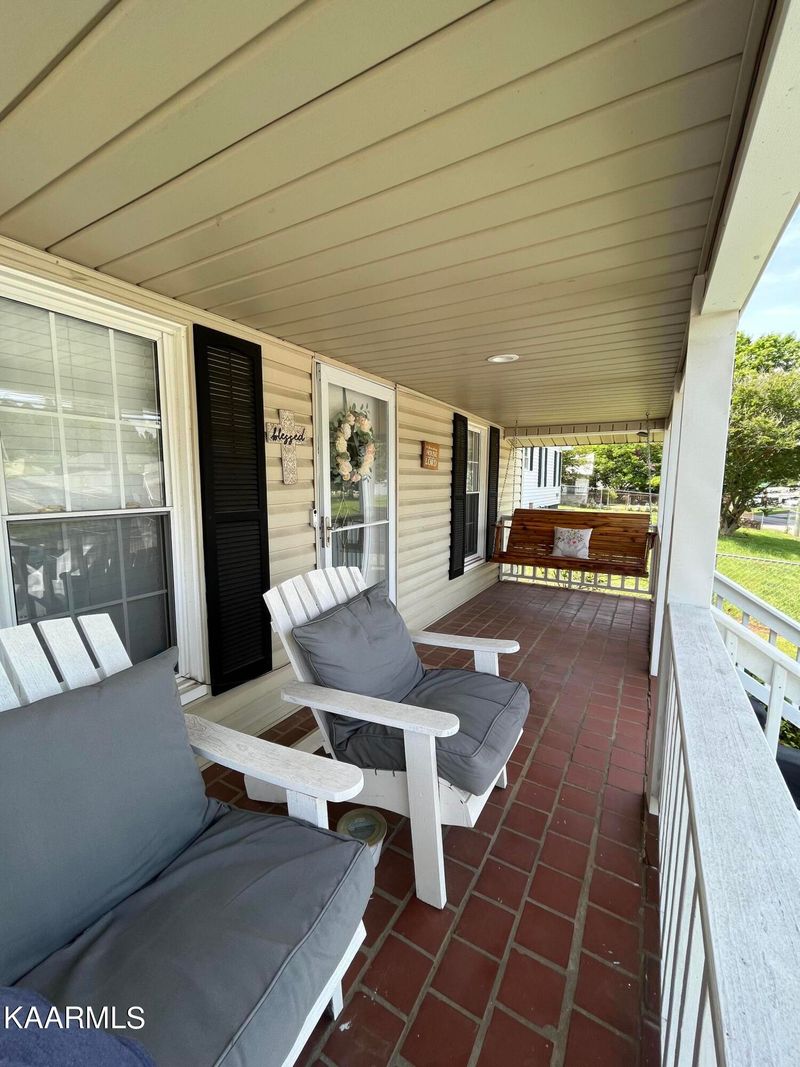 1302 Grove St, Loudon, TN 37774