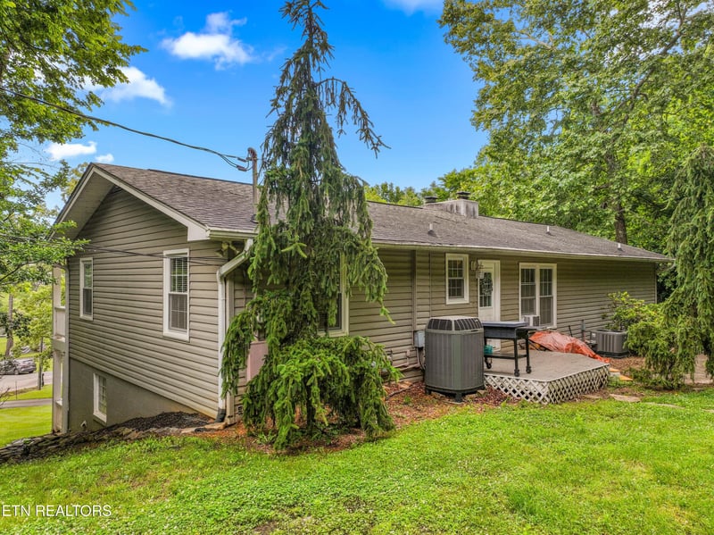 1302 Irwin Dr, Powell, TN 37849