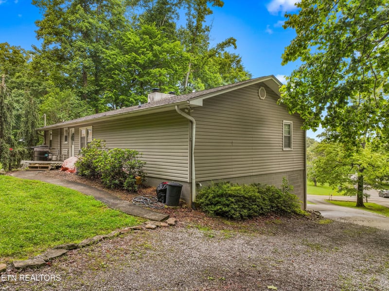 1302 Irwin Dr, Powell, TN 37849