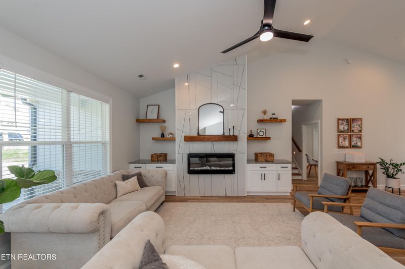 1302 Lula Bell Dr, Powell, TN 37849