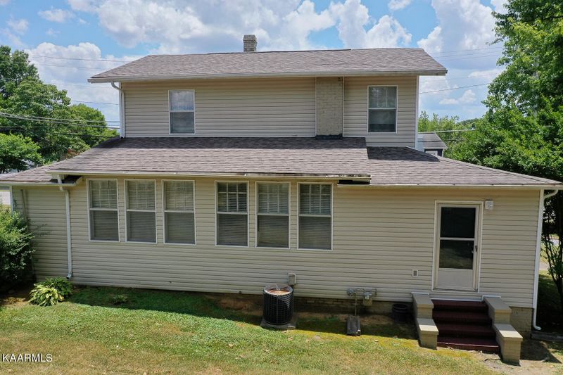 1302 N Wright Rd, Alcoa, TN 37701
