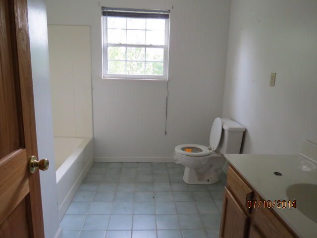 1302 Ridge Rd, Caryville, TN 37714