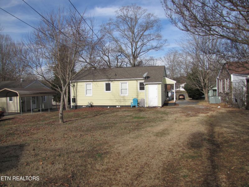 1302 W 2nd Ave, Lenoir City, TN 37771