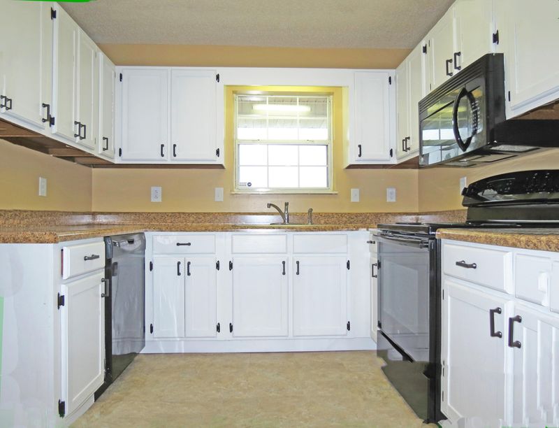 1303 Middlesettlements Rd, Maryville, TN 37801