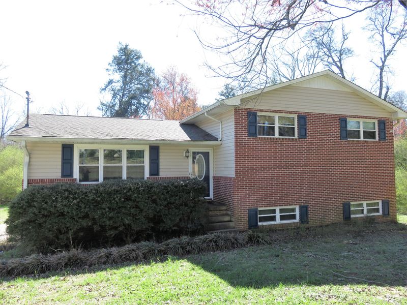 1303 Towanda Trl, Athens, TN 37303