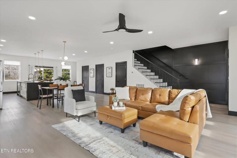 1303 W Baxter Ave, Knoxville, TN 37921