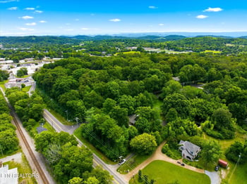 1303 W Madison Ave, Athens, TN 37303
