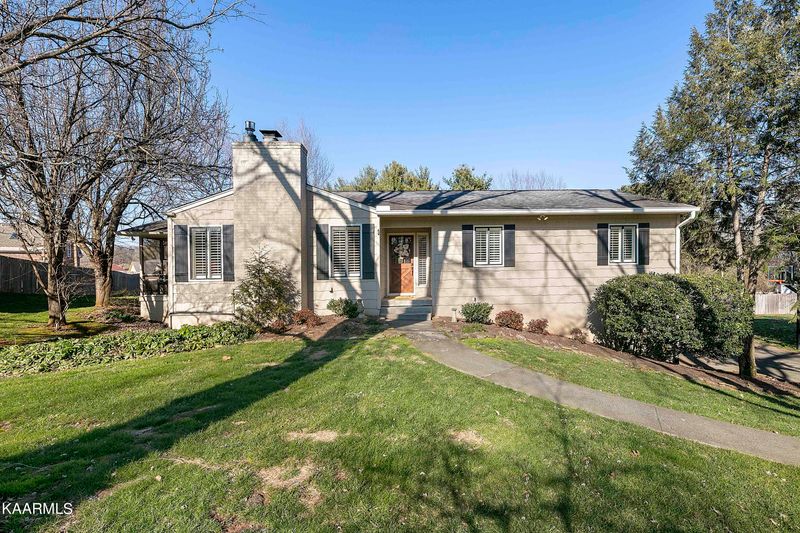 1304 Cherry Tree Ln, Knoxville, TN 37919