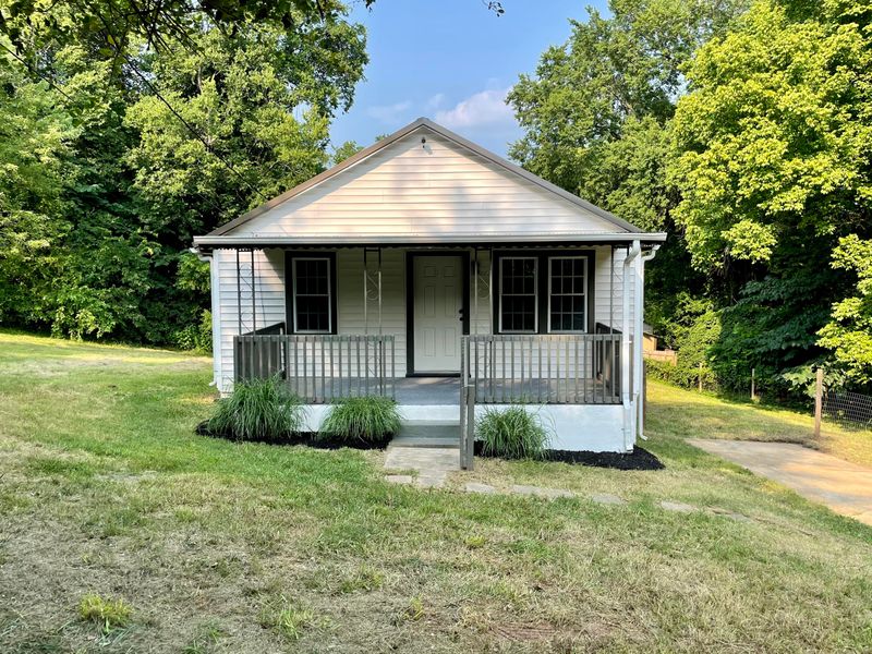 1304 Roosevelt Rd, Knoxville, TN 37914