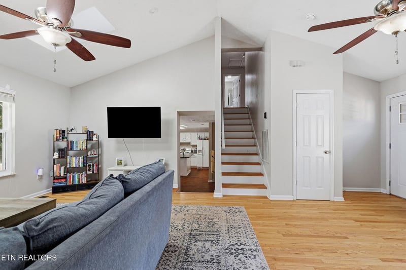 1304 Woodridge Dr, Knoxville, TN 37919