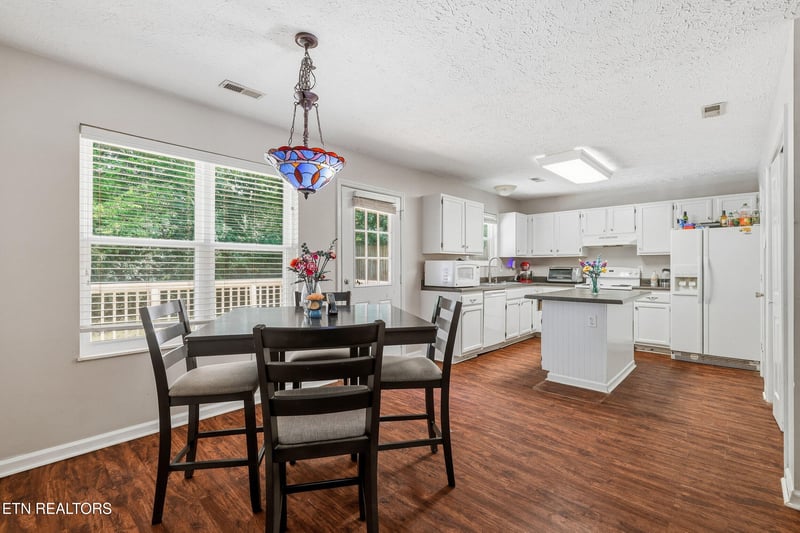 1304 Woodridge Dr, Knoxville, TN 37919