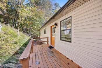 1305 Cove Pointe Rd, Lafollette, TN 37766