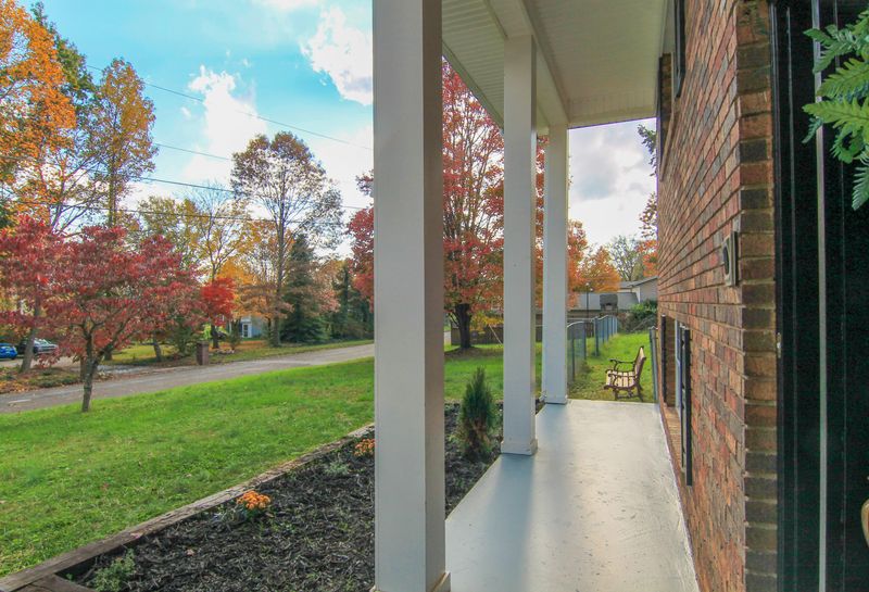 1305 Lula Bell Dr, Powell, TN 37849