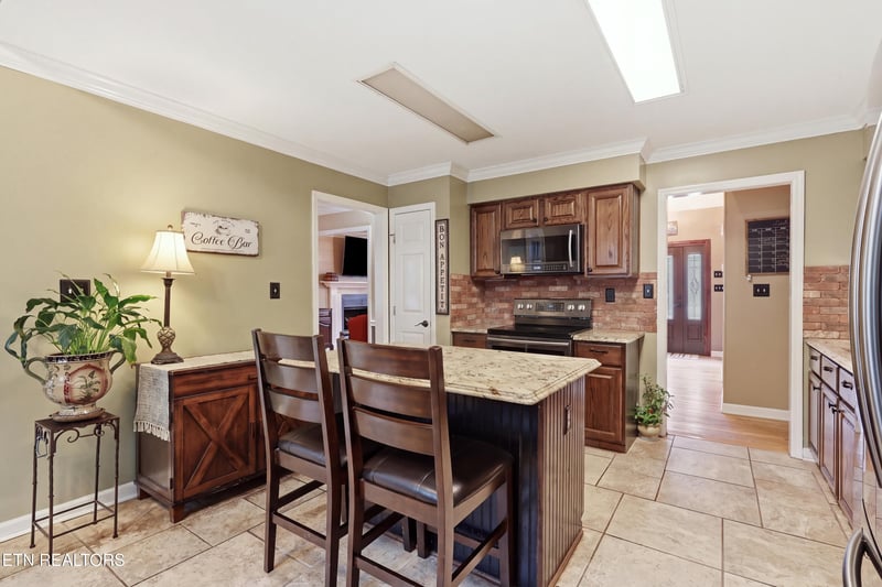 1305 Mark Joseph Ln, Knoxville, TN 37931