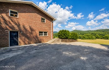 1306 Brushy Valley Rd, Heiskell, TN 37754
