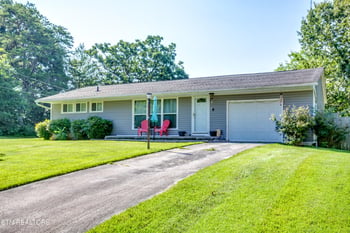 1306 E East Walnut Grove Dr, Knoxville, TN 37918