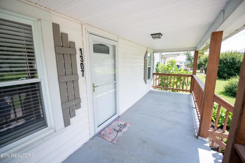 1307 Grove St, Loudon, TN 37774