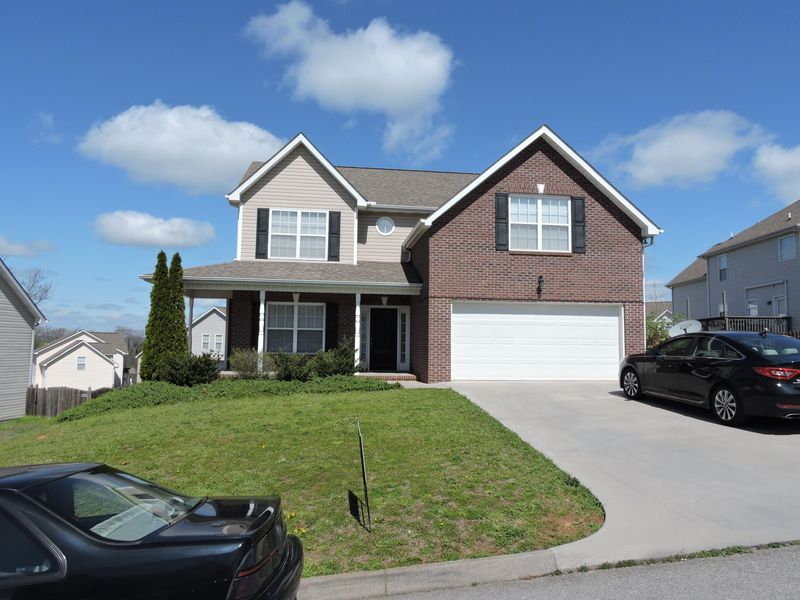 1307 Jackson Ridge Ln, Knoxville, TN 37924