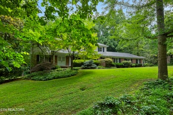 1307 Snowdon Dr, Knoxville, TN 37912