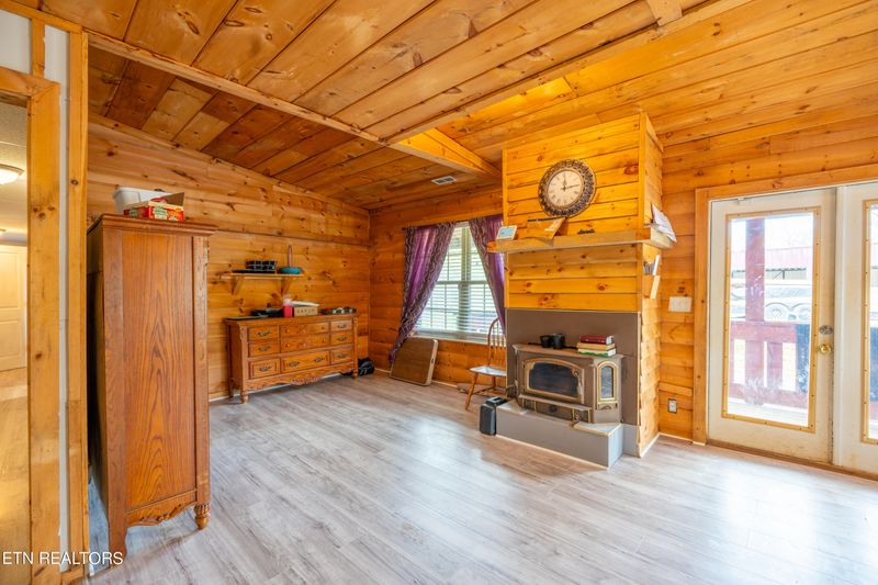 1307 Stony Point Rd, Knoxville, TN 37914