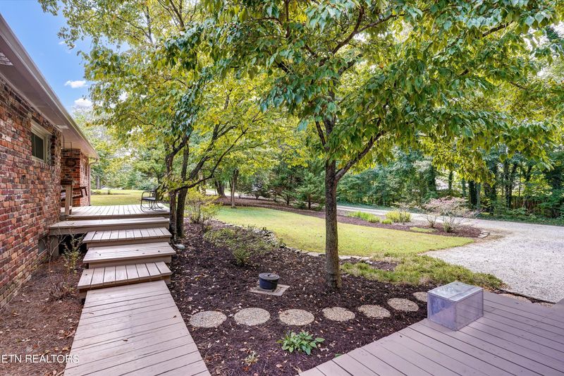1307 W Beaver Creek Dr, Powell, TN 37849