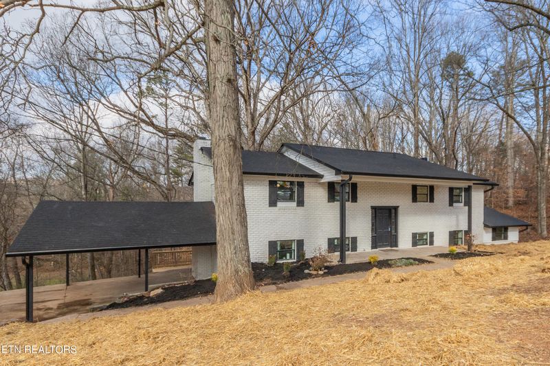 1307 W Copeland Dr, Powell, TN 37849