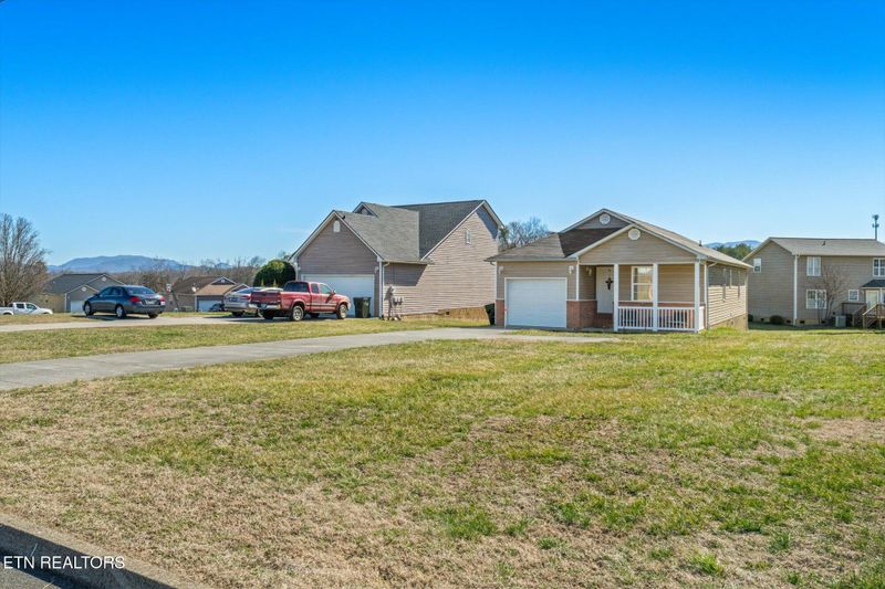 1307 William Holt Blvd, Sevierville, TN 37862