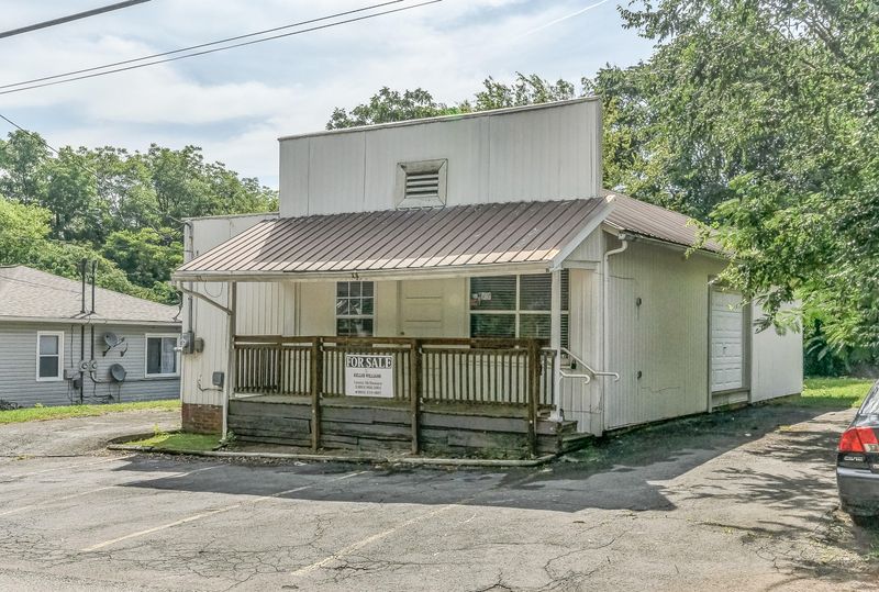 1308 E Harper Ave, Maryville, TN 37804