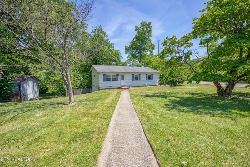 1308 Knollwood Cir, Knoxville, TN 37919