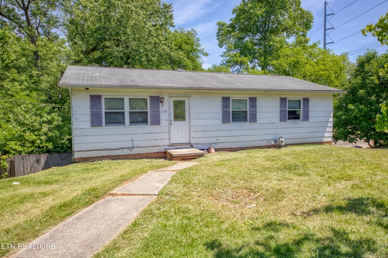 1308 Knollwood Cir, Knoxville, TN 37919