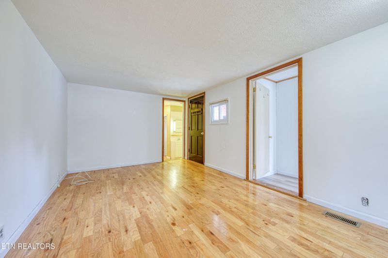 1308 Lawnville Rd, Kingston, TN 37763