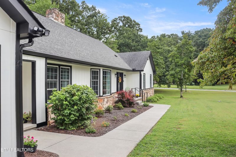 1308 Poplar Ct, Sevierville, TN 37862