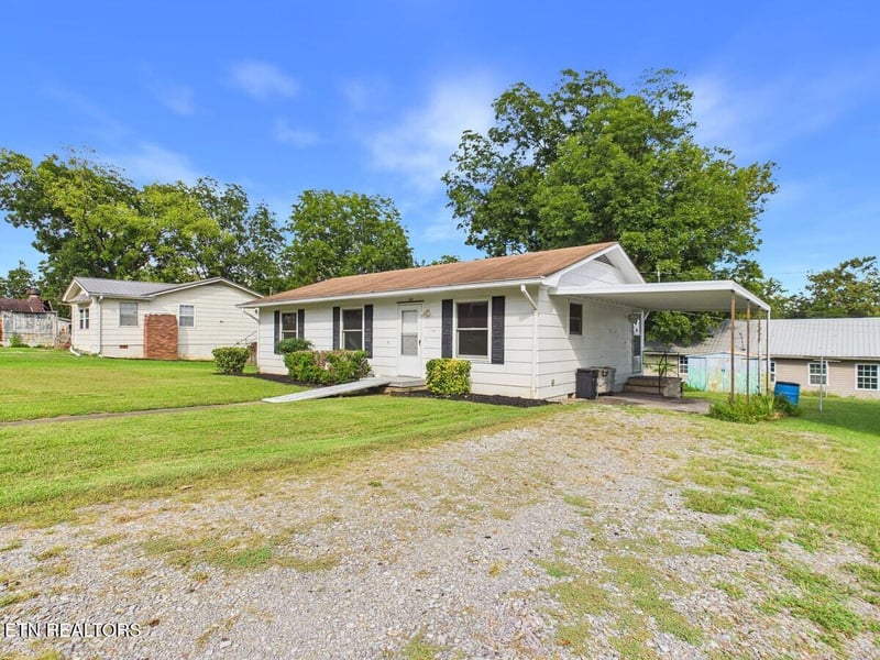 1309 Scott Ave, Etowah, TN 37331