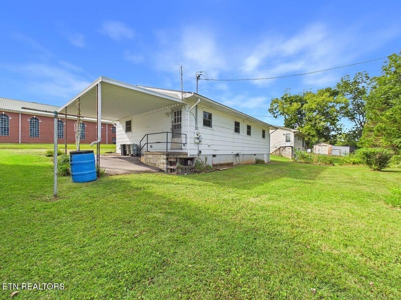 1309 Scott Ave, Etowah, TN 37331