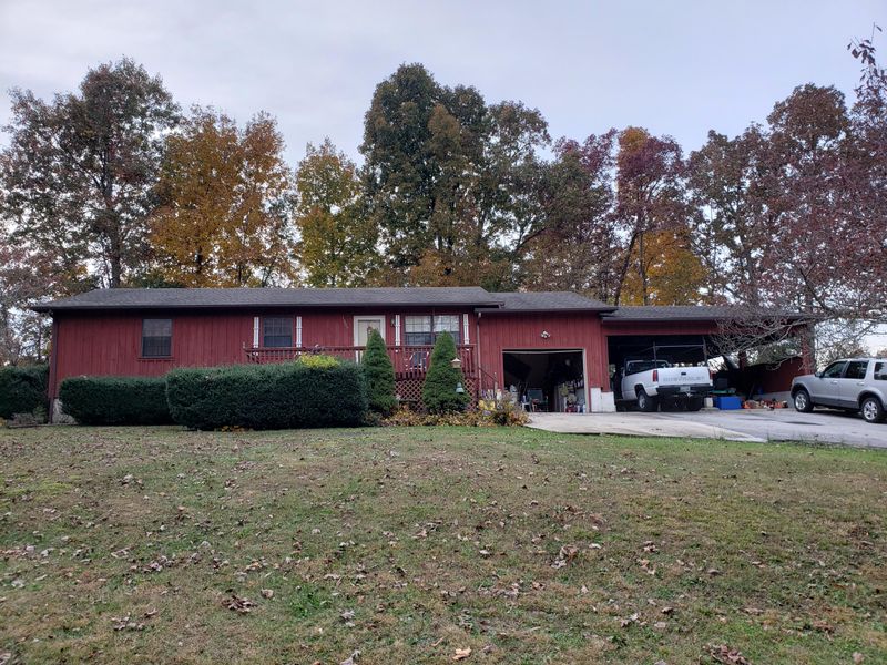 1309 War Eagle Dr, Crossville, TN 38572