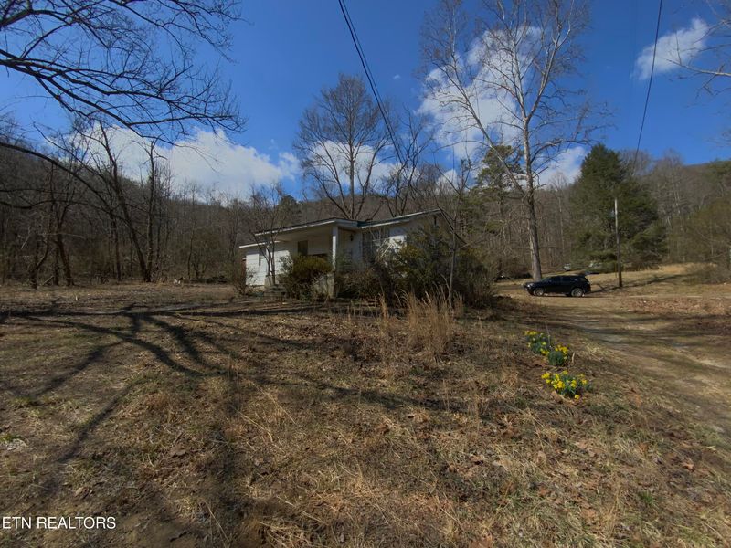 131 Abbie Ln, Clinton, TN 37716