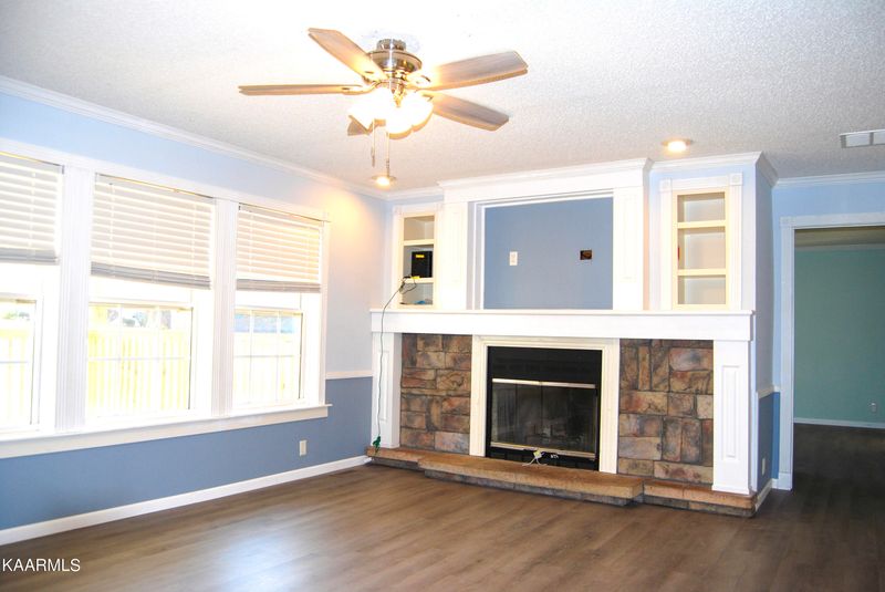 131 Allison Cove Dr, Harriman, TN 37748