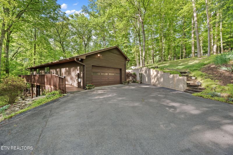 131 Amanda Dr, Oak Ridge, TN 37830