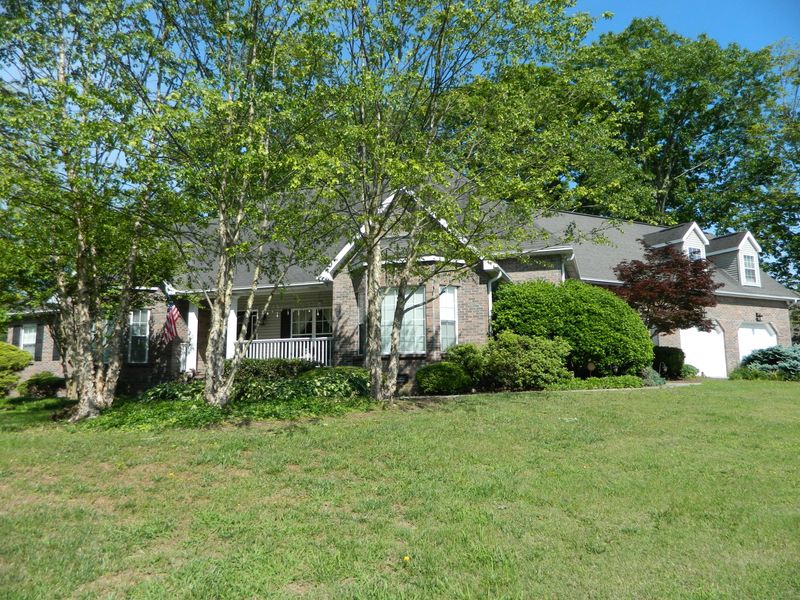 131 Apple Tree Dr, Clinton, TN 37716