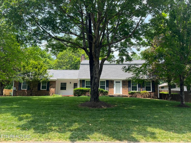 131 Baltimore Dr, Oak Ridge, TN 37830