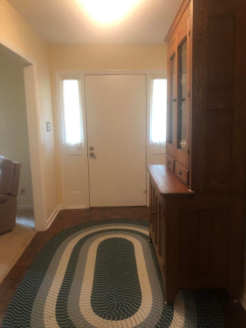 131 Clemson Dr, Oak Ridge, TN 37830